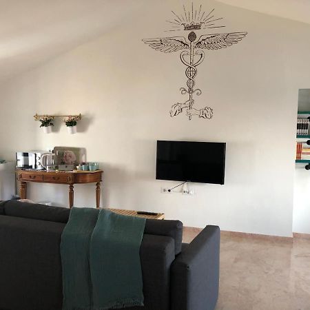 Lovely 1-Bedroom Loft Near Ronda 阿里亚特 外观 照片