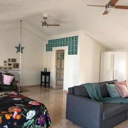 Lovely 1-Bedroom Loft Near Ronda 阿里亚特 外观 照片