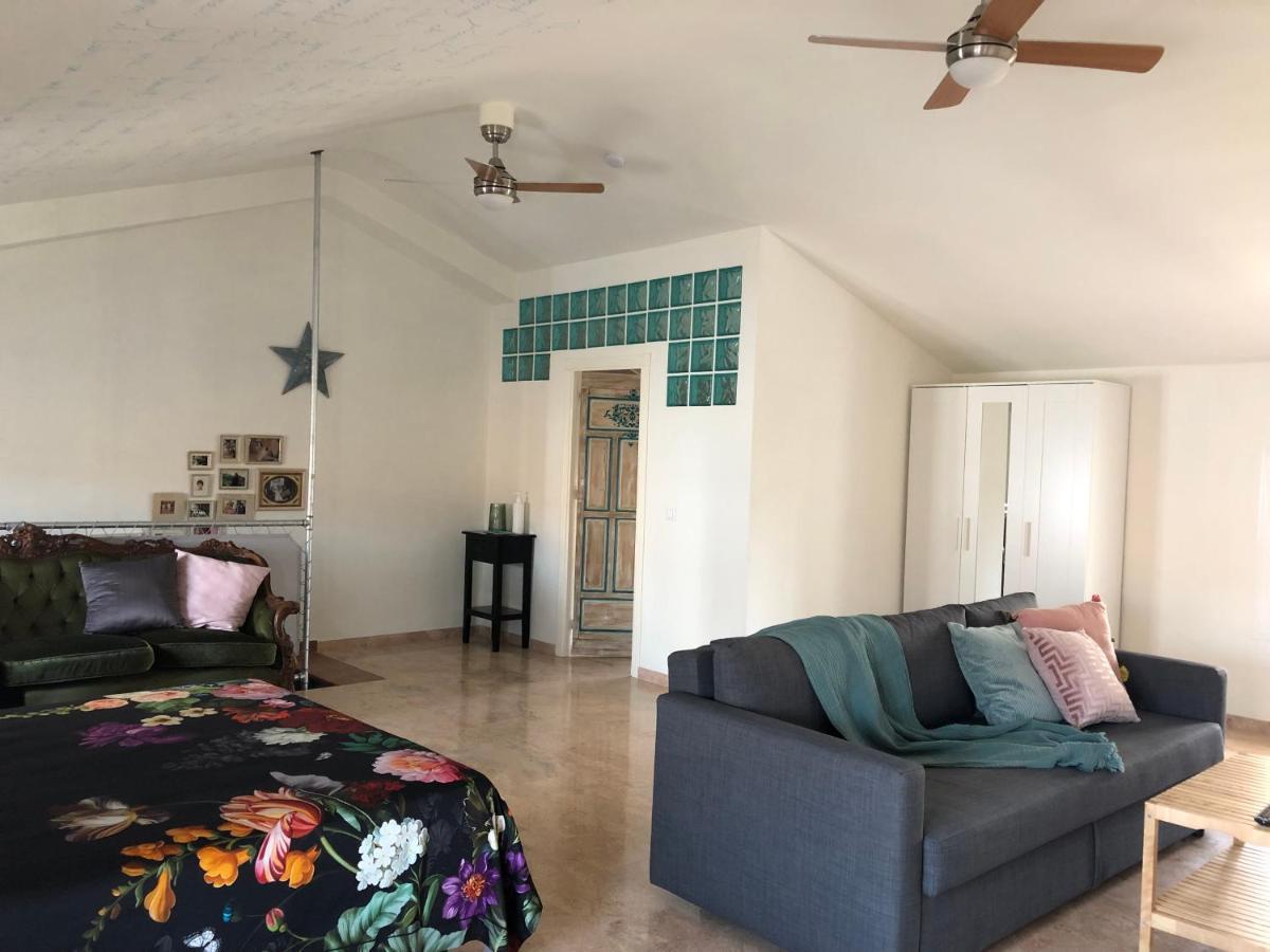 Lovely 1-Bedroom Loft Near Ronda 阿里亚特 外观 照片
